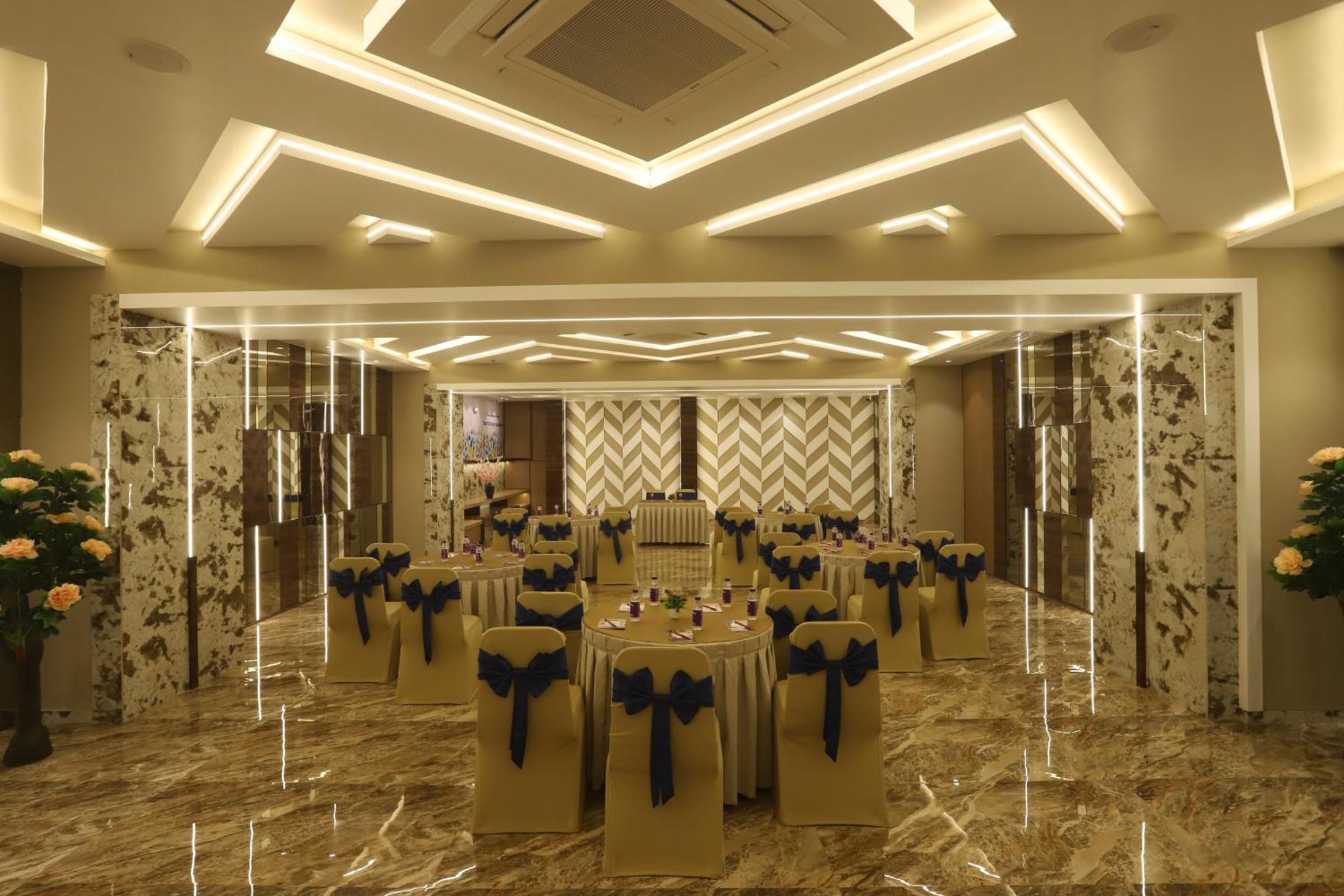 Hotel Auris & Banquets, Mumbai International Airport ภายนอก รูปภาพ
