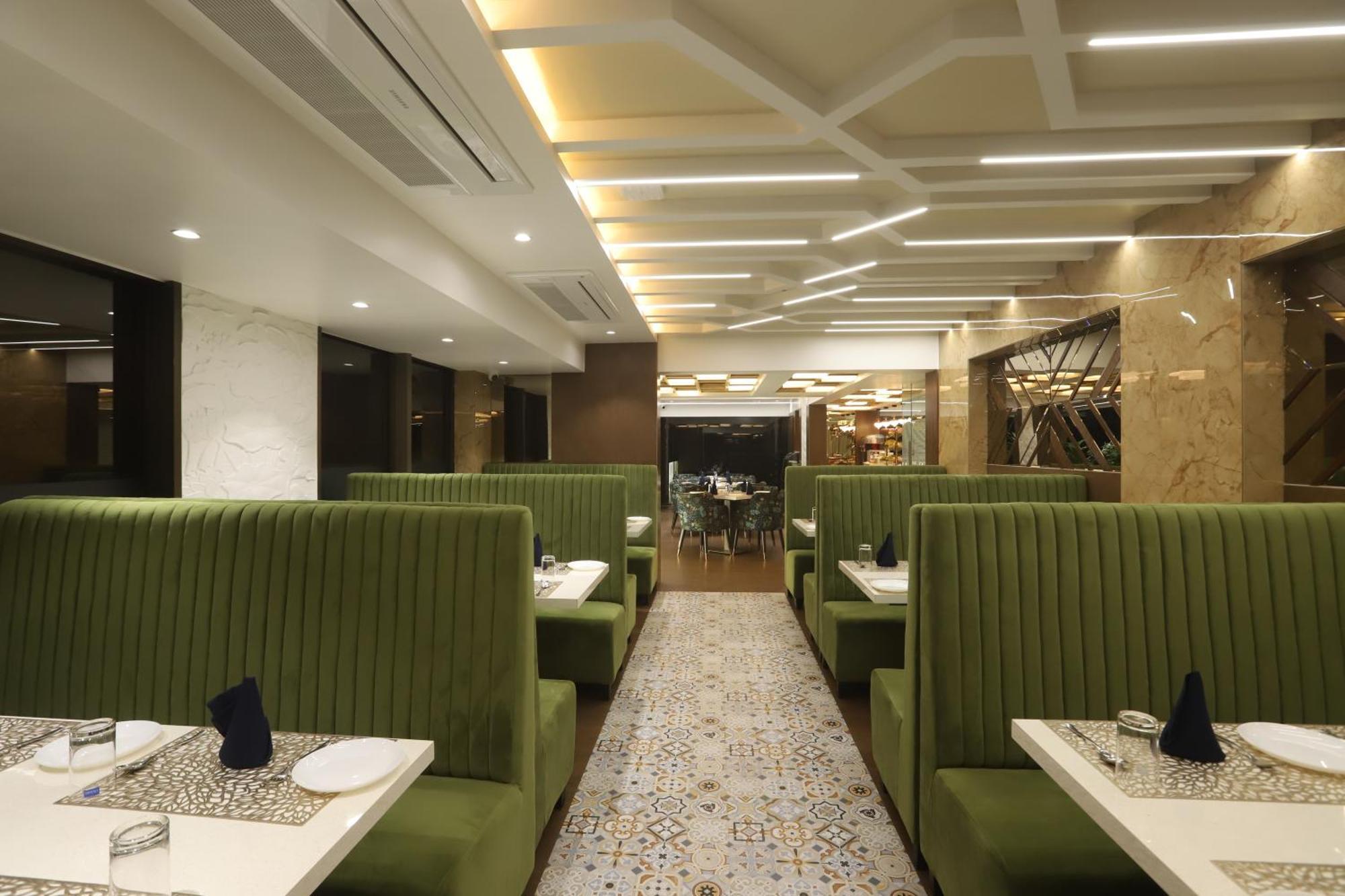 Hotel Auris & Banquets, Mumbai International Airport ภายนอก รูปภาพ